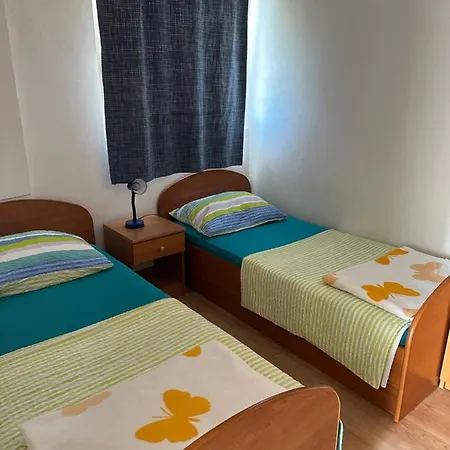 M, 4 Persons Zapad On The Beach, Ground Floor דירה Ljubač